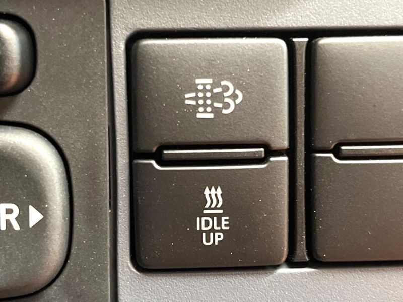 2025 Toyota Land Cruiser 70 3DA-GDJ76W (UW-6a9e2a74efd6e)[23]