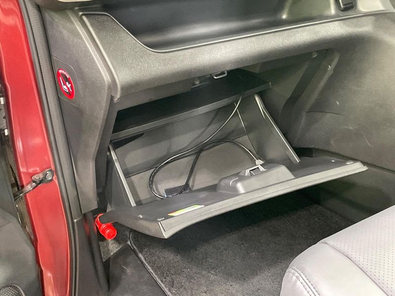 2017 Nissan Serena DAA-GFC27 (UW-6a9e2a790b77f)[24]
