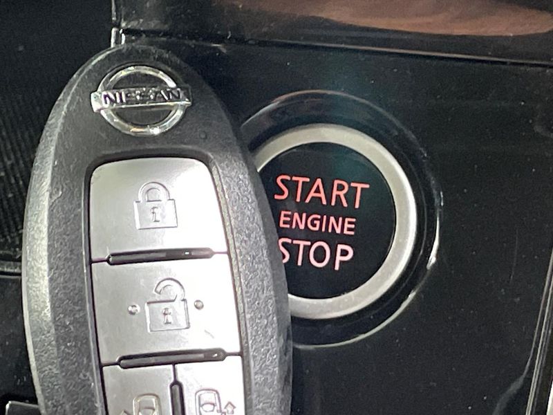 2017 Nissan Serena DAA-GFC27 (UW-6a9e2a790b77f)[16]
