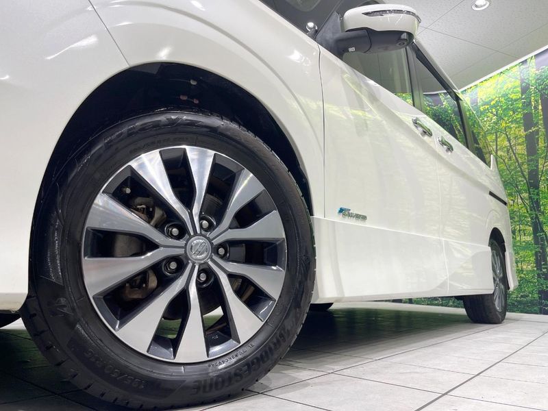 2017 Nissan Serena DAA-GFC27 (UW-6a9e2a79b3479)[4]