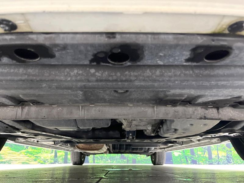 2017 Nissan Serena DAA-GFC27 (UW-6a9e2a79b3479)[14]