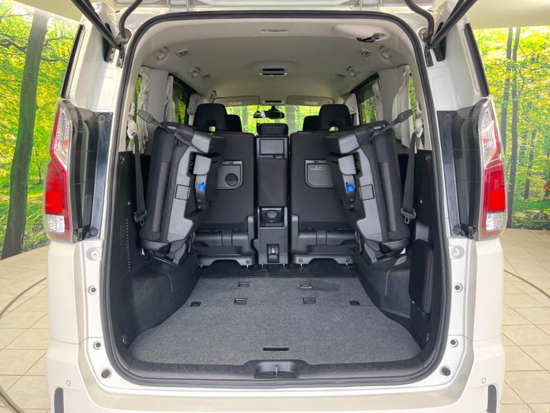 2018 Nissan Serena DAA-GFNC27 (UW-6a9e2a84ee905)[18]
