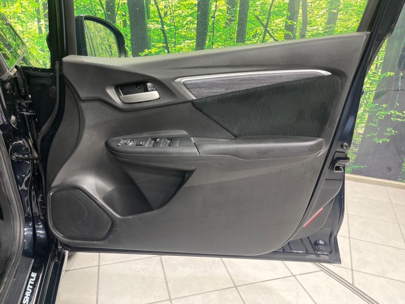 2016 Honda SHUTTLE DAA-GP8 (UW-6a9e2a947bba3)[26]