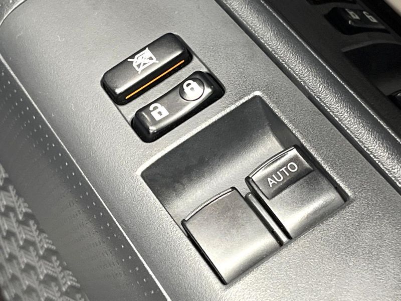 2017 Toyota FJ CRUISER CBA-GSJ15W (UW-6a9e2a9d88eeb)[21]
