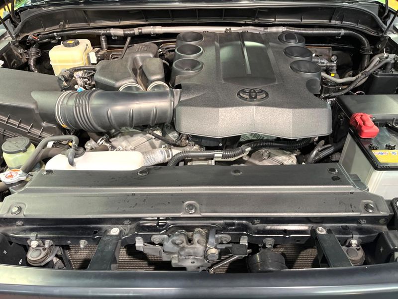 2017 Toyota FJ CRUISER CBA-GSJ15W (UW-6a9e2a9d88eeb)[13]