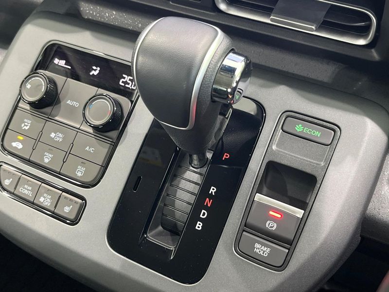 2025 Honda Freed 6AA-GT6 (UW-6a9e2aa2a379a)[15]