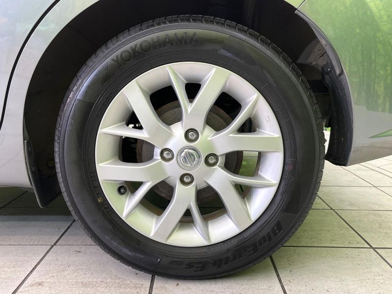 2017 Nissan Note DAA-HE12 (UW-6a9e2ab6b3a3b)[8]