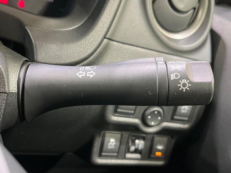2017 Nissan Note DAA-HE12 (UW-6a9e2ab8af596)[24]