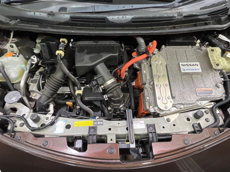 2017 Nissan Note DAA-HE12 (UW-6a9e2ab8af596)[4]