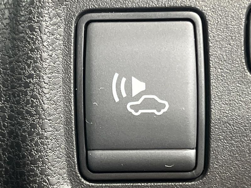 2017 Nissan Note DAA-HE12 (UW-6a9e2ab8af596)[27]