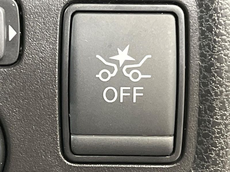 2017 Nissan Note DAA-HE12 (UW-6a9e2ab8af596)[28]
