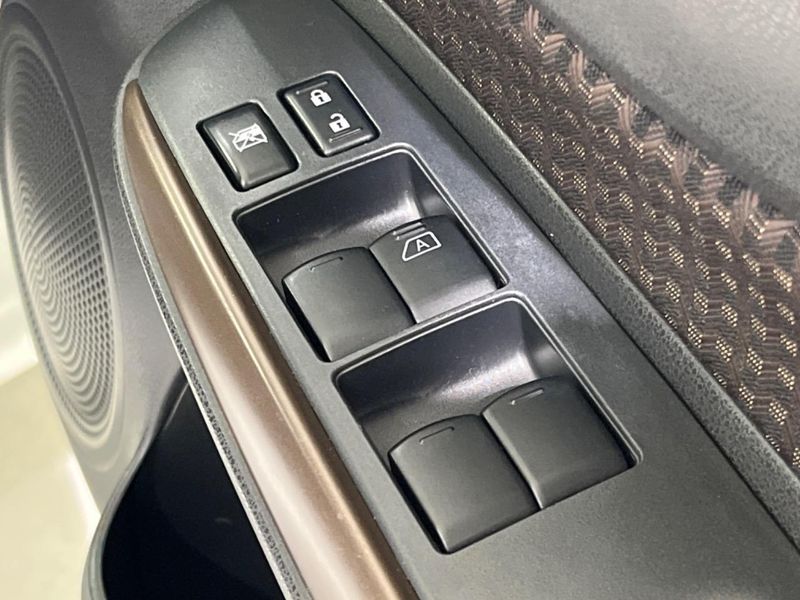 2020 Nissan Note DAA-HE12 (UW-6a9e2abc33cc3)[28]