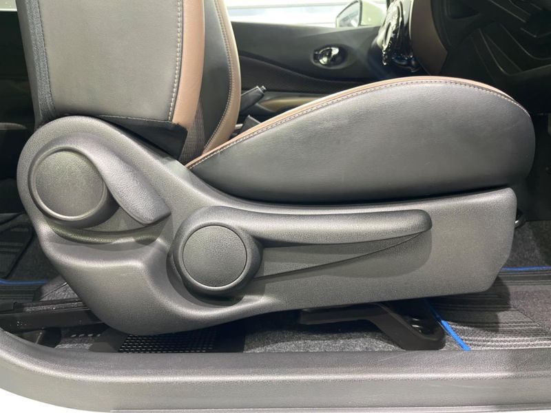 2020 Nissan Note DAA-HE12 (UW-6a9e2abc33cc3)[29]