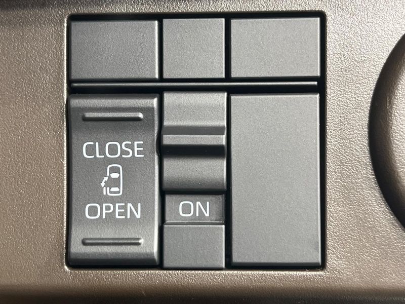 2023 Toyota Roomy 5BA-M910A (UW-6a9e2bd06bd56)[13]