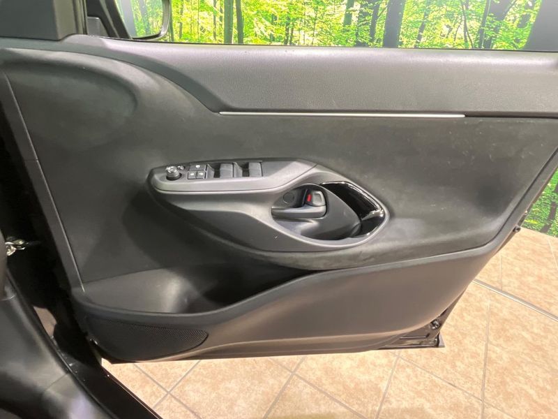 2022 Toyota Yaris Cross 5BA-MXPB10 (UW-6a9e2c527dc2e)[28]