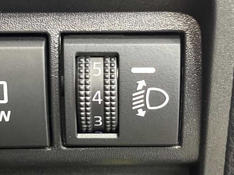 2024 Toyota Yaris Cross 6AA-MXPJ10 (UW-6a9e2c6298428)[23]