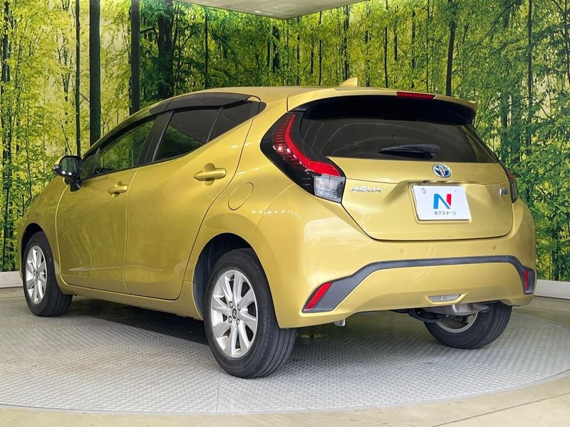 2021 Toyota Aqua 6AA-MXPK11 (UW-6a9e2c66e789a)[11]