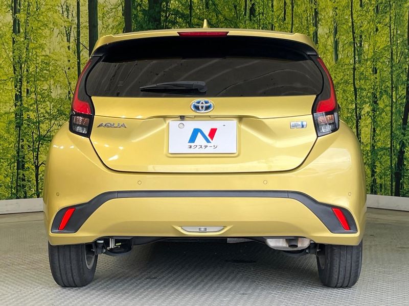 2021 Toyota Aqua 6AA-MXPK11 (UW-6a9e2c66e789a)[12]