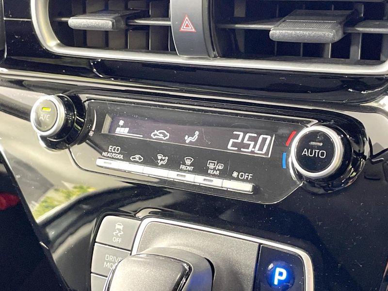 2022 Toyota Aqua 6AA-MXPK11 (UW-6a9e2c68d8330)[26]