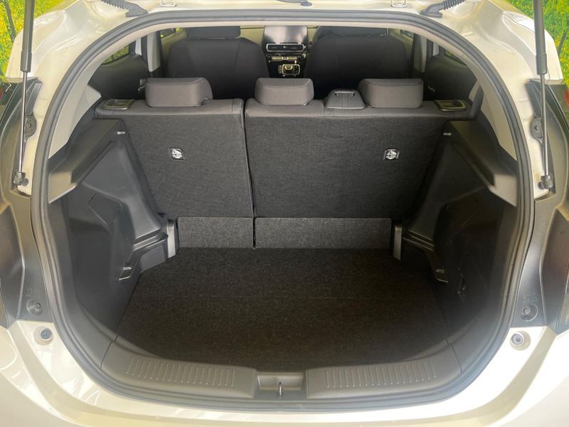 2023 Toyota Aqua 6AA-MXPK11 (UW-6a9e2c6c40da4)[9]