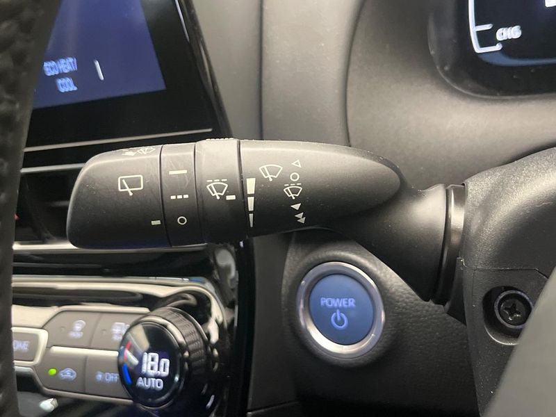 2023 Toyota Aqua 6AA-MXPK11 (UW-6a9e2c6c40da4)[26]
