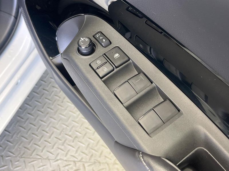 2023 Toyota Aqua 6AA-MXPK11 (UW-6a9e2c6c40da4)[14]