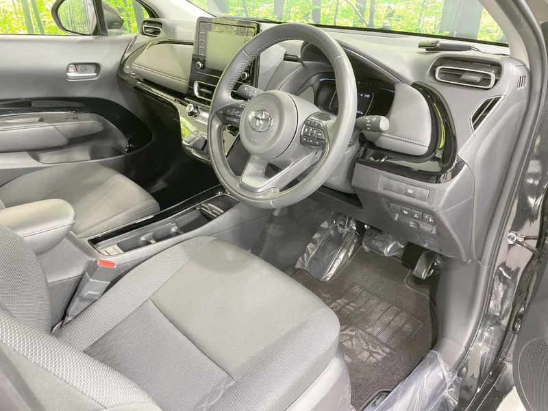 2025 Toyota Aqua 6AA-MXPK16 (UW-6a9e2c6f569d4)[27]
