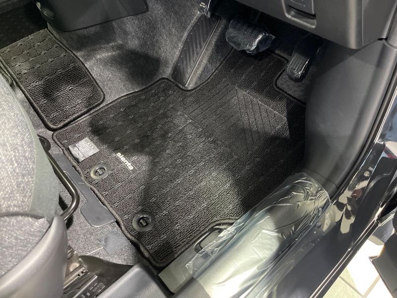 2023 Toyota Sienta 6AA-MXPL10G (UW-6a9e2c7273a47)[25]