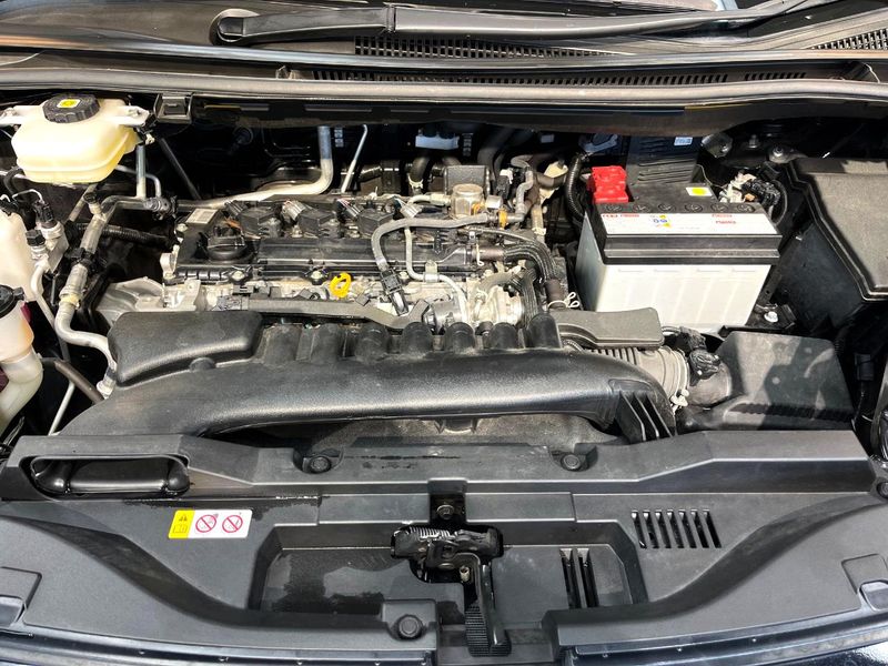 2023 Toyota Voxy 6BA-MZRA90W (UW-6a9e2c989fc4b)[4]