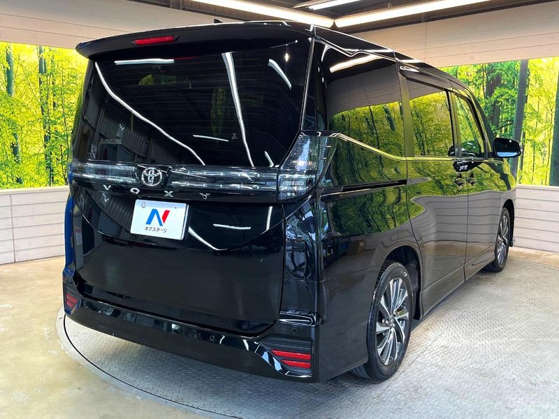 2023 Toyota Voxy 6BA-MZRA90W (UW-6a9e2c989fc4b)[11]