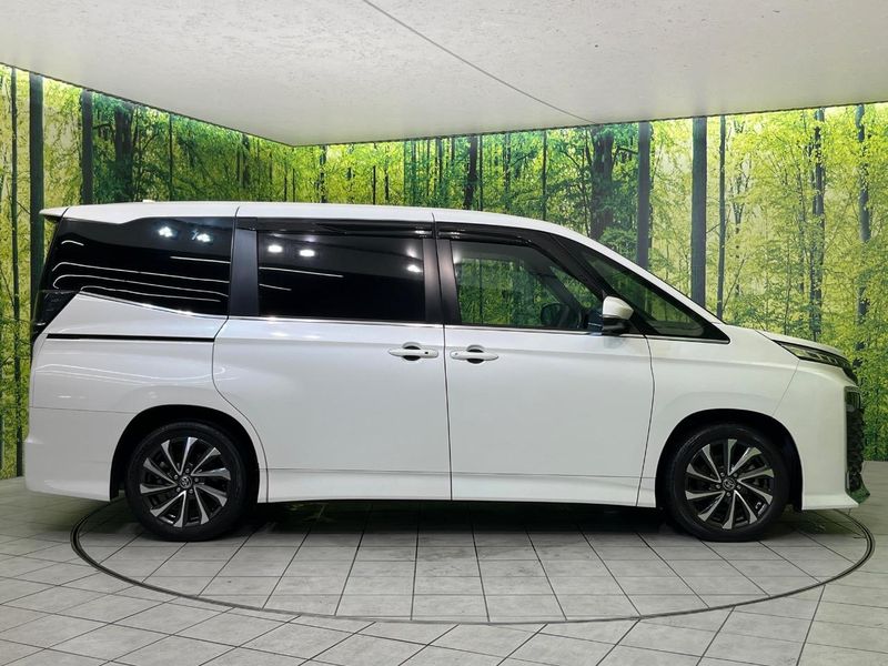 2023 Toyota Voxy 6BA-MZRA90W (UW-6a9e2c9b97680)[16]