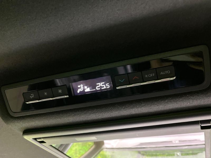 2023 Toyota Voxy 6BA-MZRA90W (UW-6a9e2c9d7572f)[11]