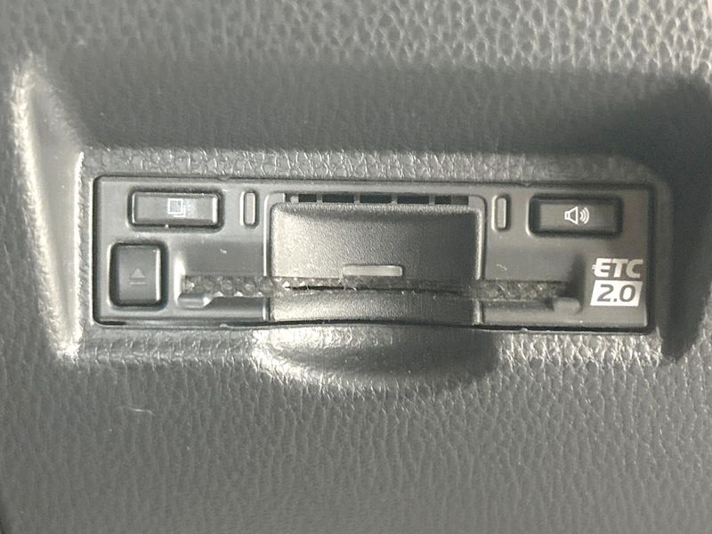 2024 Toyota Voxy 6BA-MZRA90W (UW-6a9e2c9f173ea)[21]