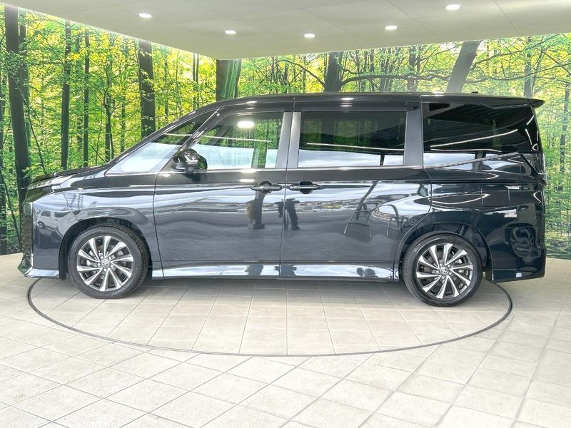 2024 Toyota Voxy 6BA-MZRA90W (UW-6a9e2c9f173ea)[8]