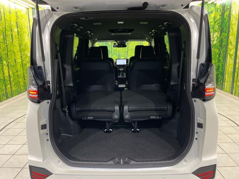 2024 Toyota Voxy 6BA-MZRA90W (UW-6a9e2ca0a7536)[23]
