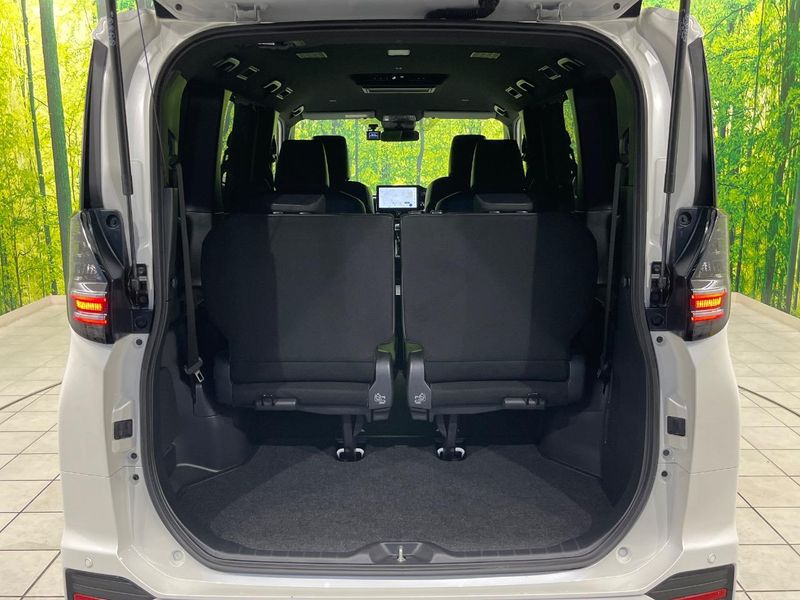 2024 Toyota Voxy 6BA-MZRA90W (UW-6a9e2ca0a7536)[24]