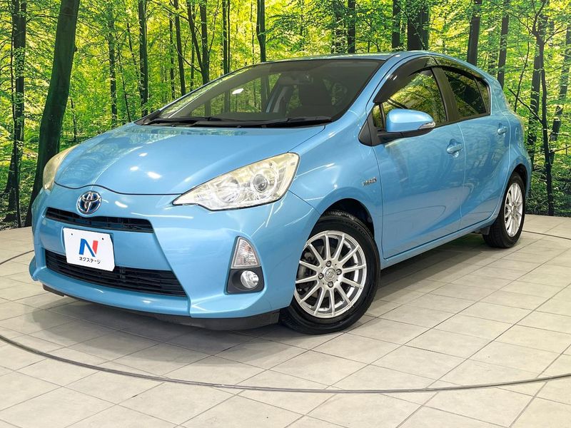 2012 Toyota Aqua DAA-NHP10 (UW-6a9e2ca6348ef)[0]