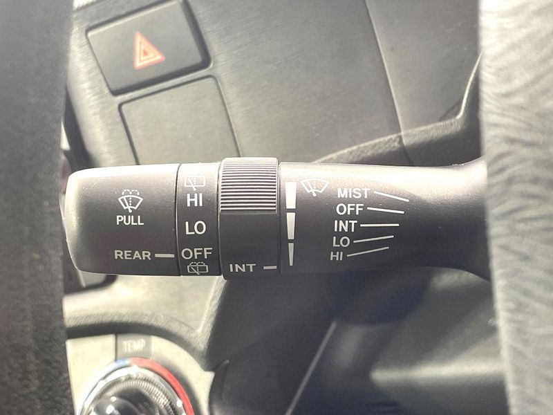 2014 Toyota Aqua DAA-NHP10 (UW-6a9e2cb050ae0)[28]