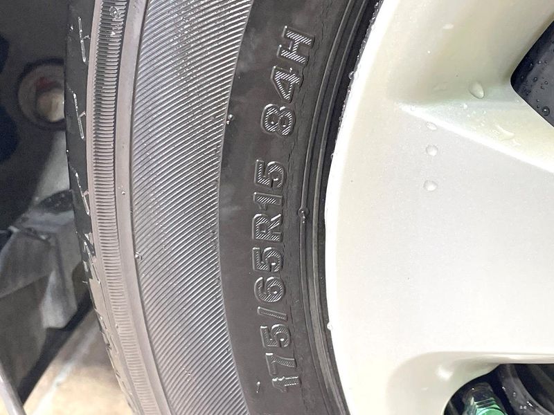 2014 Toyota Aqua DAA-NHP10 (UW-6a9e2cb050ae0)[8]
