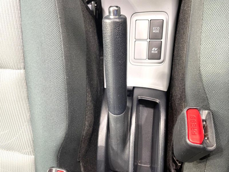 2014 Toyota Aqua DAA-NHP10 (UW-6a9e2cb050ae0)[17]