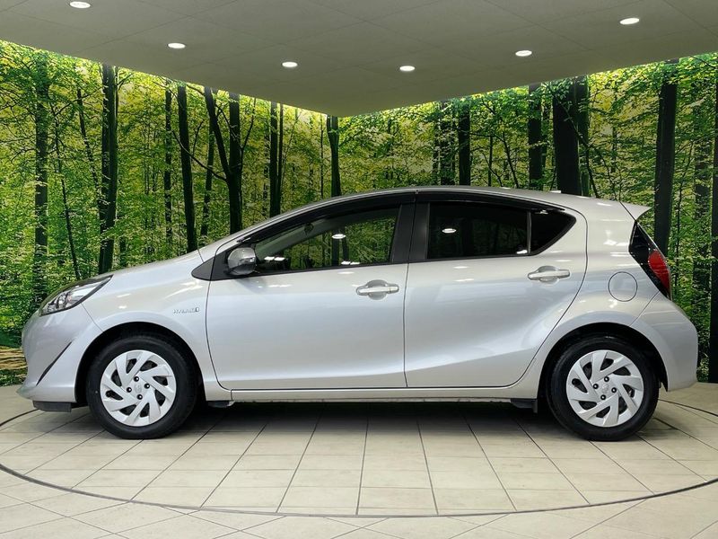 2017 Toyota Aqua DAA-NHP10 (UW-6a9e2cb45d367)[6]