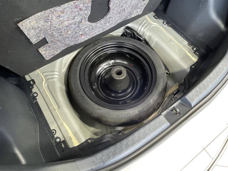 2017 Toyota Aqua DAA-NHP10 (UW-6a9e2cb45d367)[19]