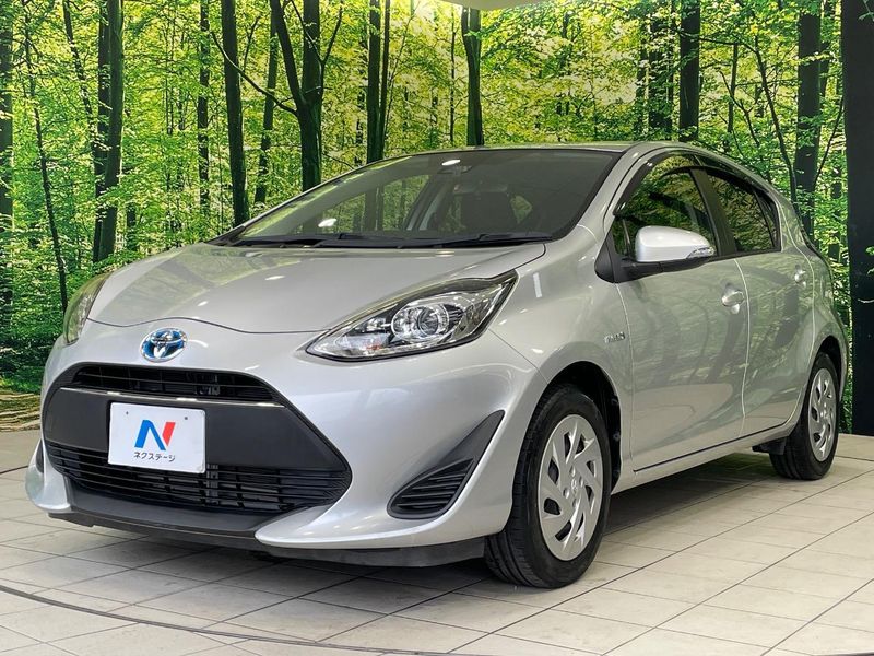 2017 Toyota Aqua DAA-NHP10 (UW-6a9e2cb45d367)[4]