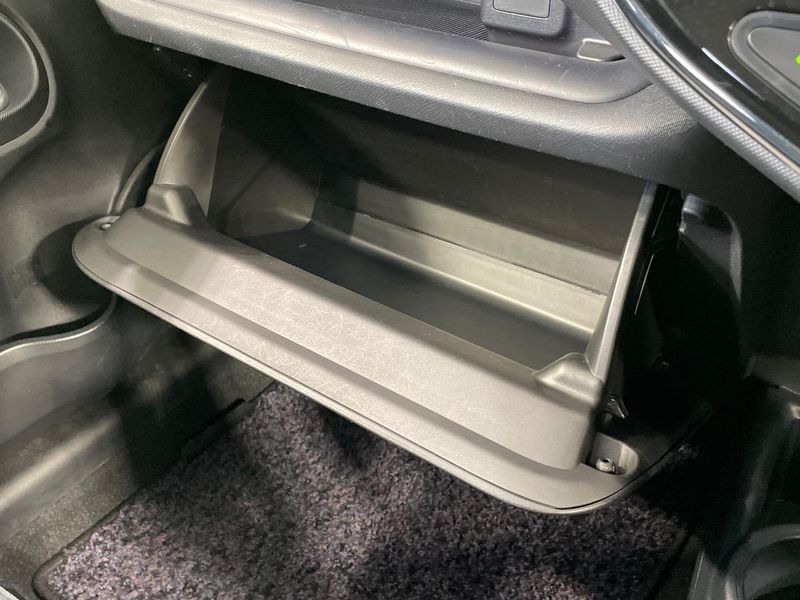 2017 Toyota Aqua DAA-NHP10 (UW-6a9e2cb45d367)[28]