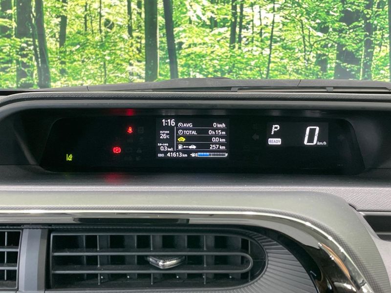 2017 Toyota Aqua DAA-NHP10 (UW-6a9e2cb45d367)[27]