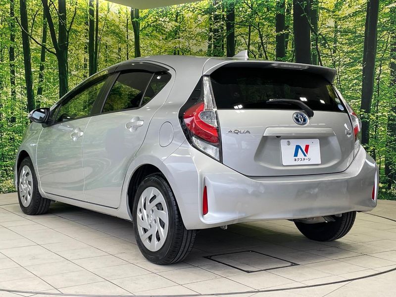 2017 Toyota Aqua DAA-NHP10 (UW-6a9e2cb45d367)[7]