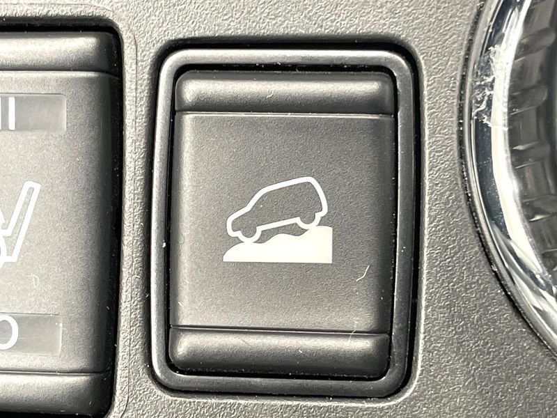 2018 Nissan X-Trail DBA-NT32 (UW-6a9e2ccba8fda)[22]