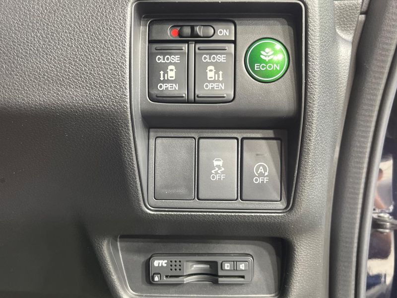 2014 Honda Odyssey DBA-RC2 (UW-6a9e2cd4c3ebf)[12]