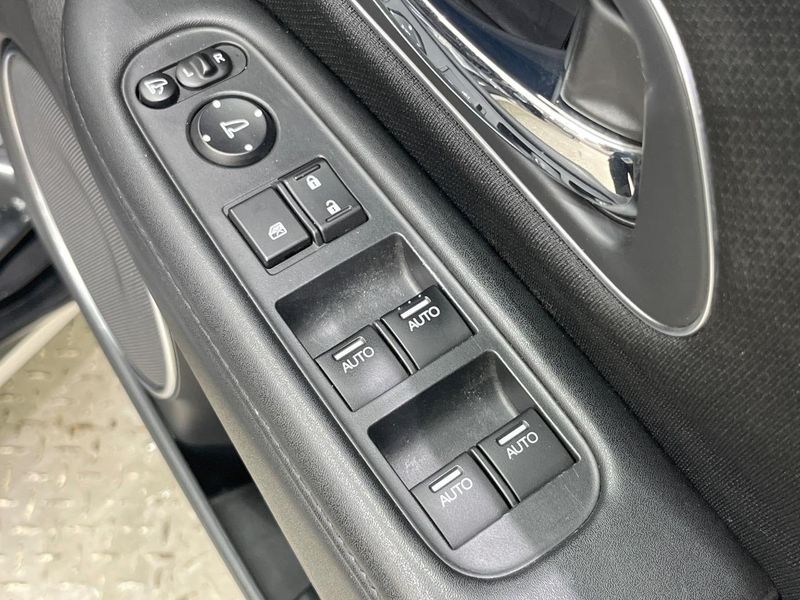 2017 Honda Vezel DAA-RU3 (UW-6a9e2ce6e6822)[4]