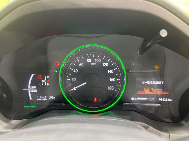 2017 Honda Vezel DAA-RU3 (UW-6a9e2ce6e6822)[16]